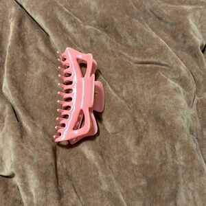Pink claw clip
